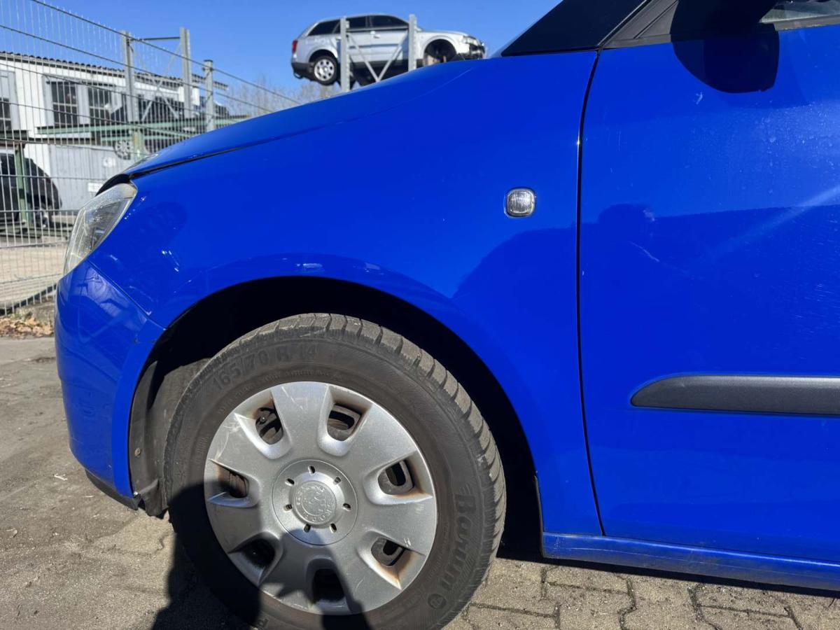 Skoda Fabia 2 5J original Kotfl&uuml;gel vorn links LF5K Dynamic Blue Bj.2009